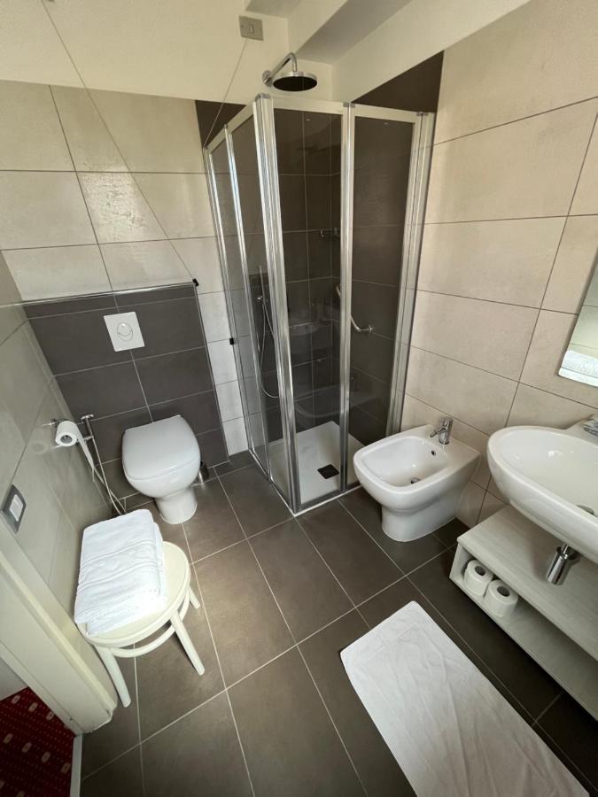 מאלצ'סינה Hotel Villa Nadia מראה חיצוני תמונה