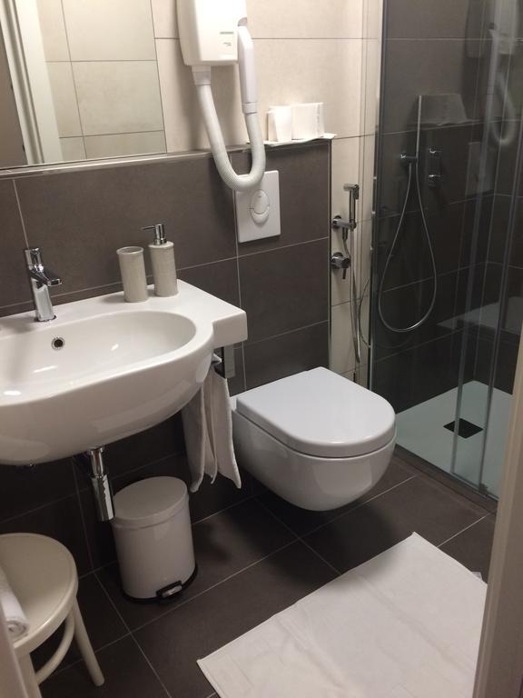 מאלצ'סינה Hotel Villa Nadia מראה חיצוני תמונה